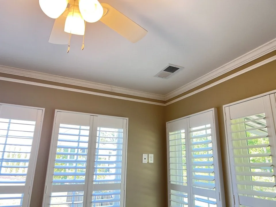 Crown molding and wall finishing from FIXABL’s project gallery